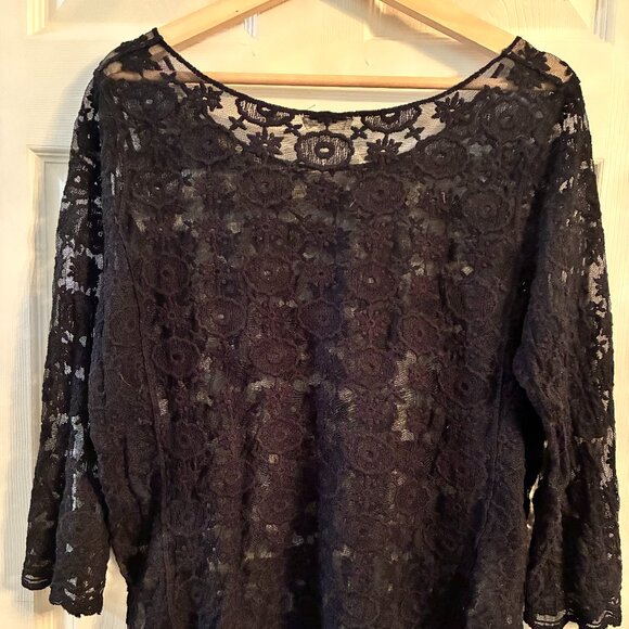 Capri Black Lace Top - EUC - Picture 7 of 9